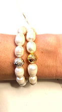 Load image into Gallery viewer, Golden Knot Freshwater Pearl Bracelet